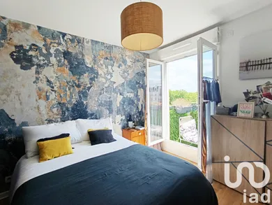 Apartment at Puteaux (92800)