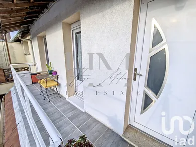 Apartment in Pontault-Combault (77340)