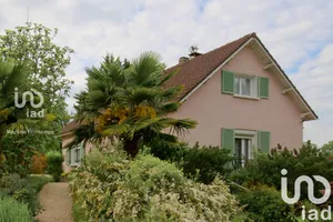Traditional house at Pont-sur-Yonne (89140)