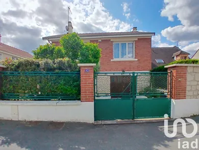 Townhouse at Chennevières-sur-Marne (94430)