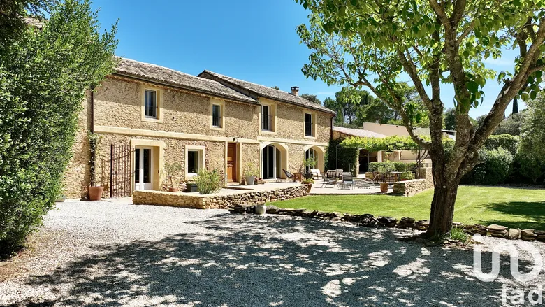 Maison 10 pièces 280 m² · à Uchaux · 280 m² · 1 190 000 €