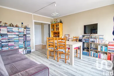 Apartment in Aubergenville (78410)