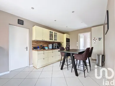 Detached house in Saint-Amand-les-Eaux (59230)