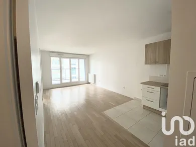 Apartment in Bois-Colombes (92270)