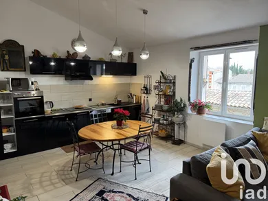 Apartment at Mane (04300)