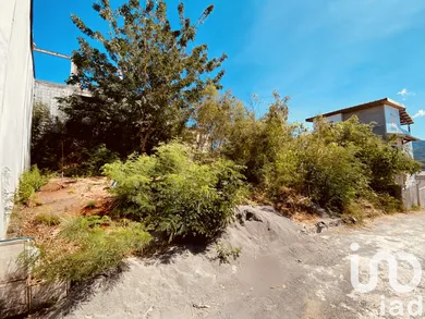 Terrain à bâtir à DEMBENI (97660)