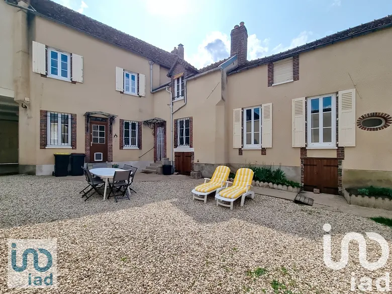 Maison 9 pièces 205 m² · à Bussy-en-Othe · 205,1 m² · 149 000 €