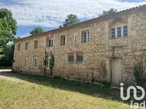 Building at Nîmes (30900)