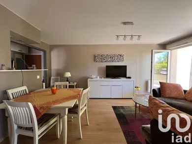 Apartment in Plaisir (78370)