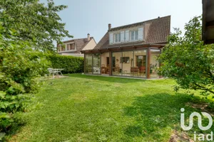 Maison traditionnelle à Claye-Souilly (77410)