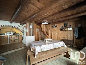 Maison de village à Lachamp-Raphaël (07530)