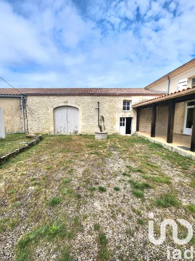 House in Saint-Androny (33390)
