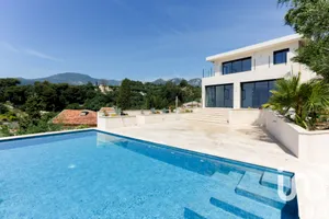 Mansion at Menton (06500)