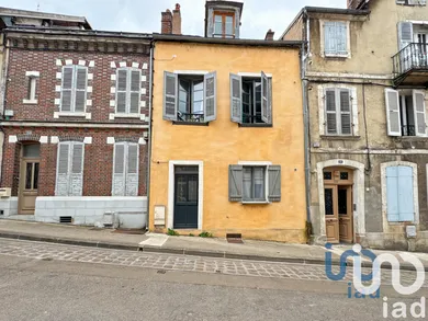Building at Joigny (89300)