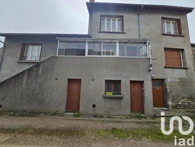 Maison de village à Saint-Bonnet-près-Riom (63200)