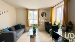 Apartment at Ermenonville (60950)