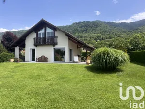 Maison d'architecte à Saint-Maximin (38530)