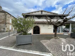 Building at Sainte-Livrade-sur-Lot (47110)