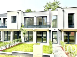 Apartment at Roinville (91410)