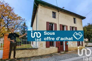 Traditional house at Neulise (42590)