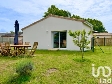 Traditional house at Saint-Magne (33125)