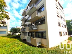 Apartment at Bonsecours (76240)