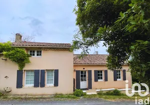 Maison de campagne à Cars (33390)
