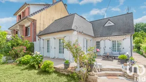 Maison à Mandres-les-Roses (94520)