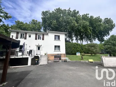 House at Puyoô (64270)