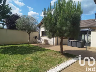 Traditional house at Saint-Prix (95390)