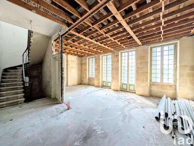 Building at Bordeaux (33000)