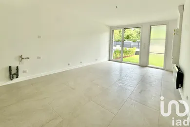 Apartment in Roinville (91410)