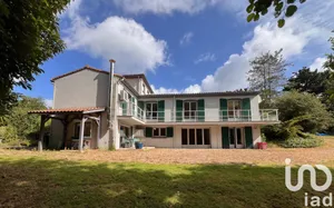 Traditional house at Maché (85190)