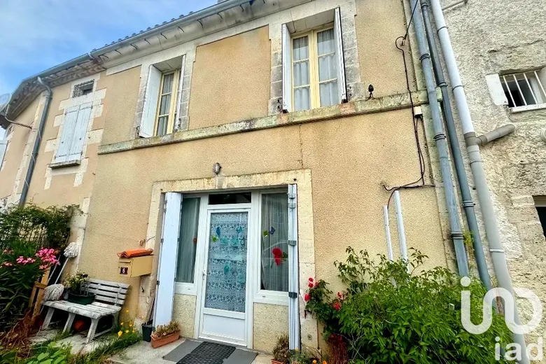 Maison 5 pièces 101 m² · à Montmoreau · 101 m² · 68 500 €
