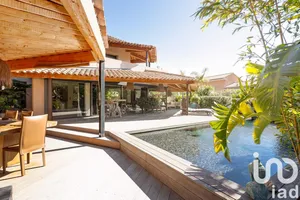 Architectural house at Six-Fours-les-Plages (83140)