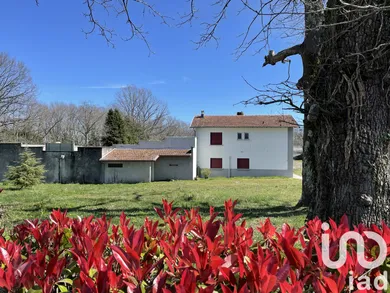 Traditional house in Clarens (65300)