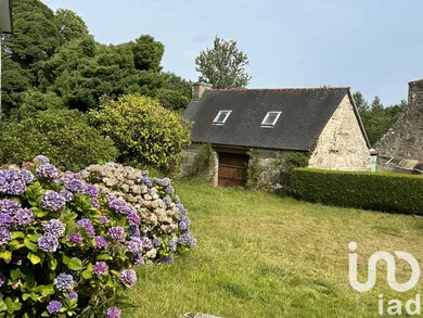 Maison traditionnelle à Plounévez-Moëdec (22810)