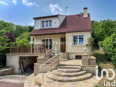 Traditional house at Montlhéry (91310)