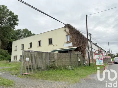 Building at Jaulzy (60350)