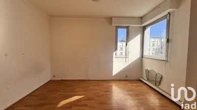 Apartment in Paris (75016)