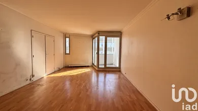 Apartment in Paris (75016)