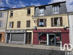 Building at Cusset (03300)