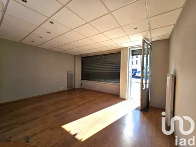 Building in Cusset (03300)