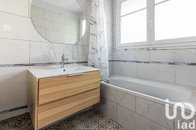 Apartment at Lyon (69008) — 4/5