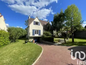 House at Noisy-le-Roi (78590)