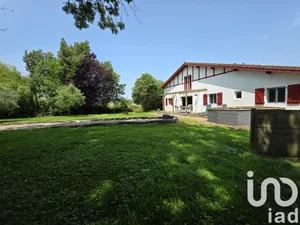 Maison à Arraute-Charritte (64120)