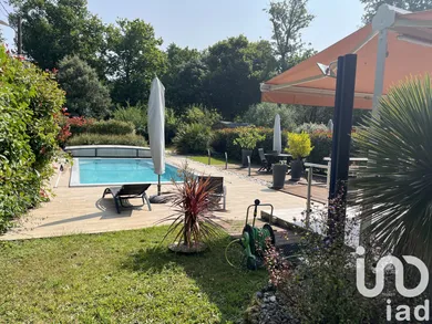 Village house at Saint-Romain-de-Benet (17600)