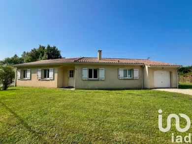 House at Saint-Genès-de-Fronsac (33240)