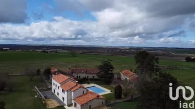 Mansion at Sérigny (86230)