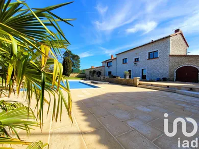 Mansion at Sérigny (86230)